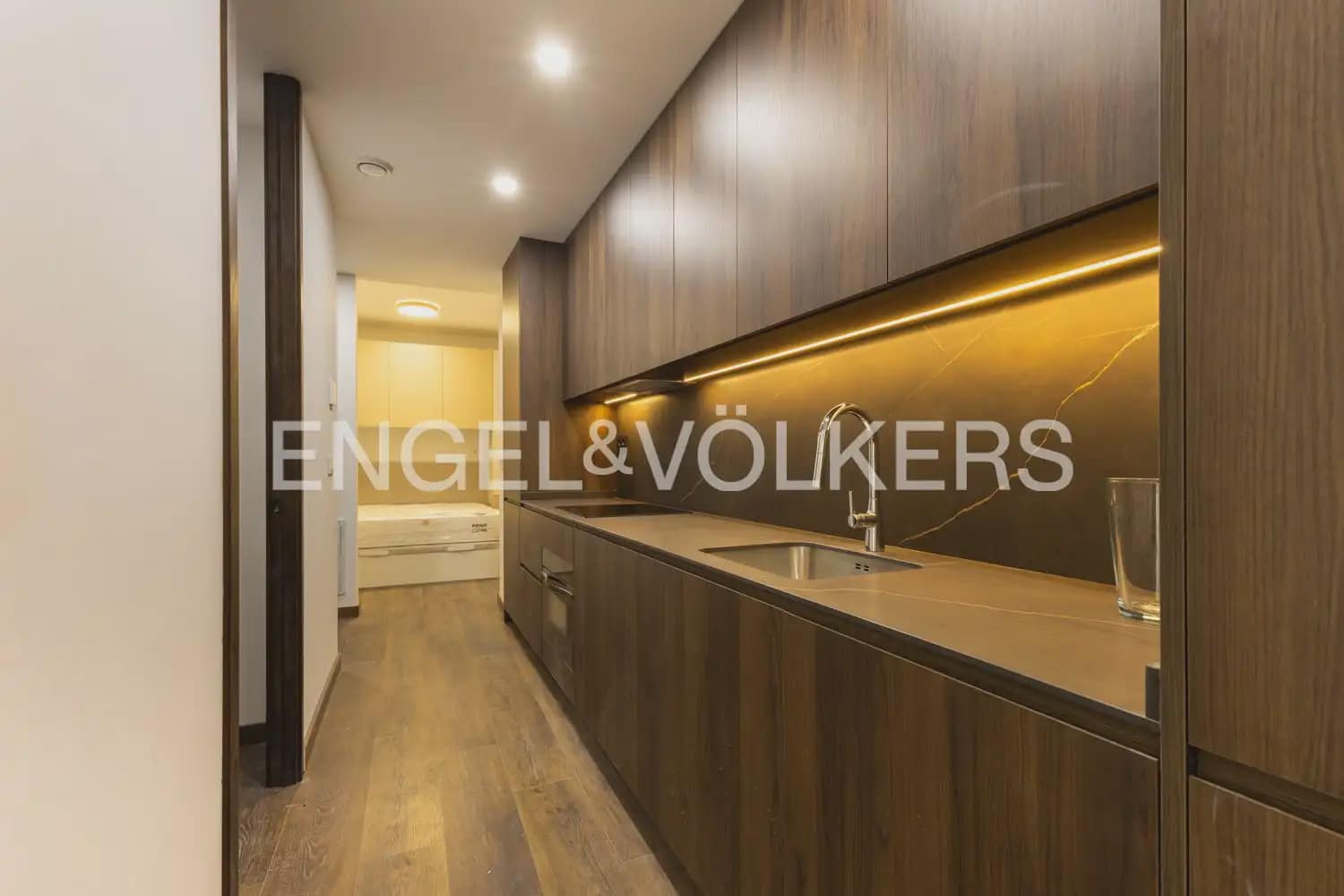 1 quarto Apartamento para arrendar em Valencia cidade - 1 300 € (Ref: 10124721)