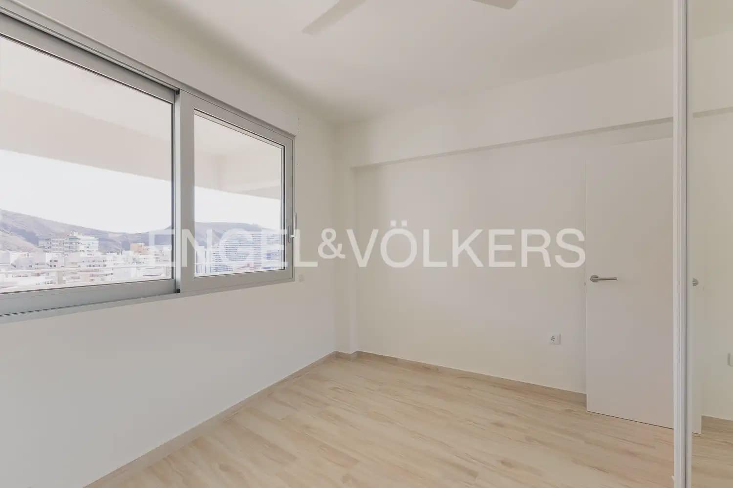 4 bedroom Flat for sale in Cullera with pool garage - € 1,050,000 (Ref: 10124723)