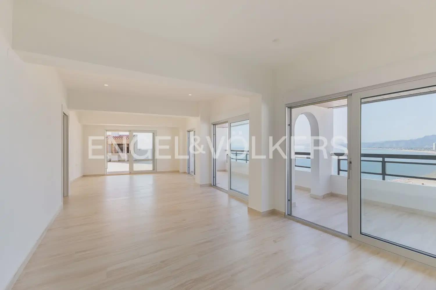 4 bedroom Flat for sale in Cullera with pool garage - € 1,050,000 (Ref: 10124723)