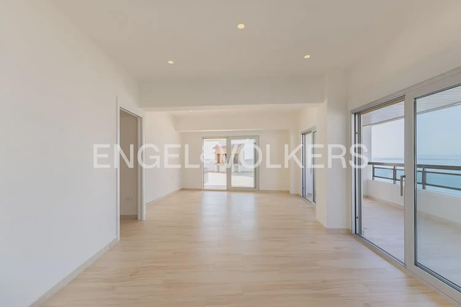 4 bedroom Flat for sale in Cullera with pool garage - € 1,050,000 (Ref: 10124723)