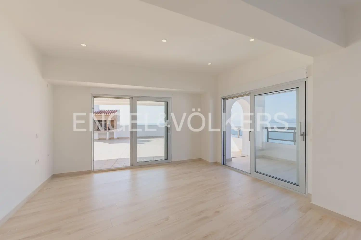 4 bedroom Flat for sale in Cullera with pool garage - € 1,050,000 (Ref: 10124723)