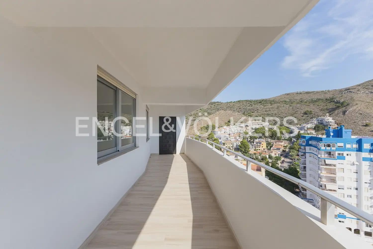 4 bedroom Flat for sale in Cullera with pool garage - € 1,050,000 (Ref: 10124723)