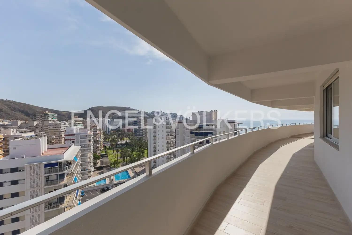 4 bedroom Flat for sale in Cullera with pool garage - € 1,050,000 (Ref: 10124723)