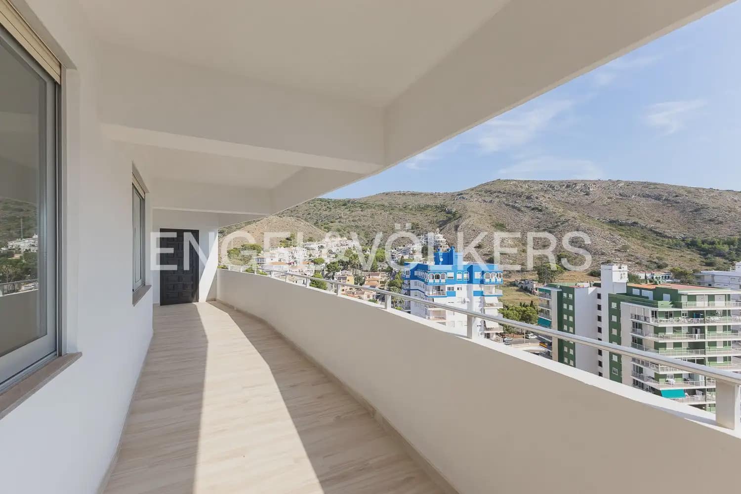 4 bedroom Flat for sale in Cullera with pool garage - € 1,050,000 (Ref: 10124723)