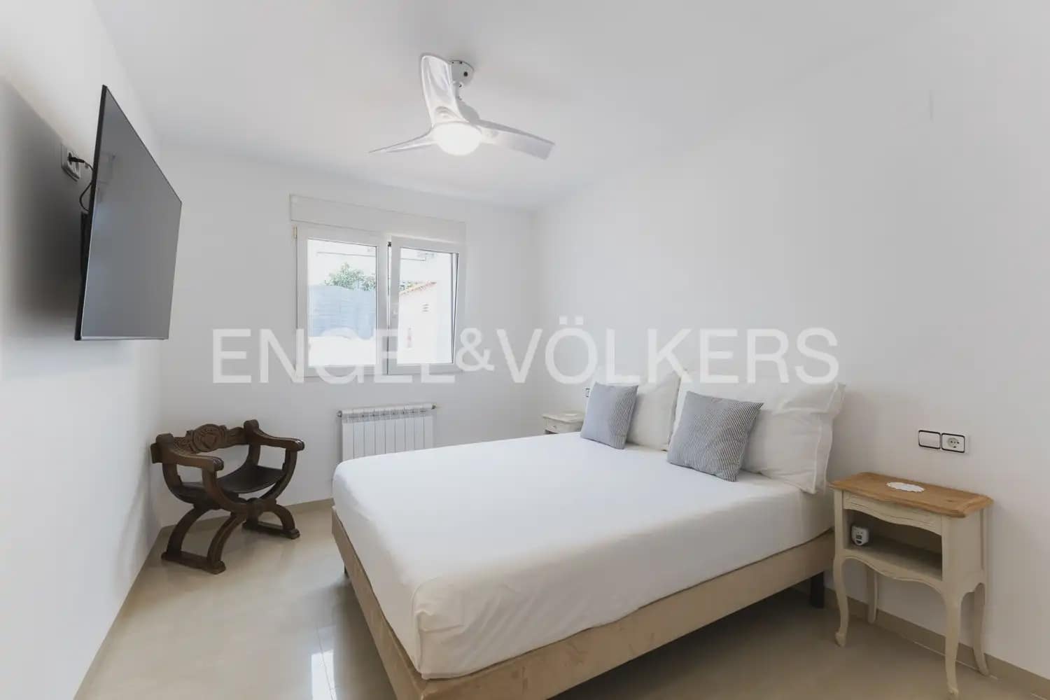 5 bedroom Villa for sale in Alcala de Xivert with pool garage - € 820,000 (Ref: 10124891)