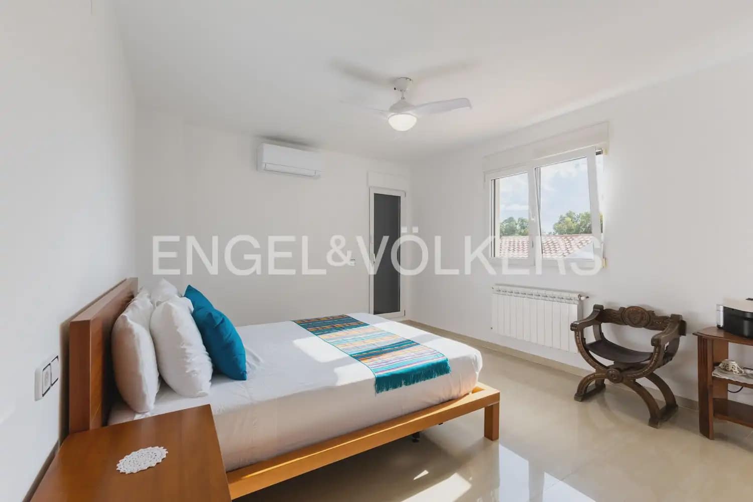5 bedroom Villa for sale in Alcala de Xivert with pool garage - € 820,000 (Ref: 10124891)