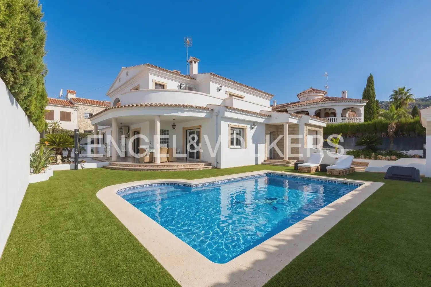 5 bedroom Villa for sale in Alcala de Xivert with pool garage - € 820,000 (Ref: 10124891)