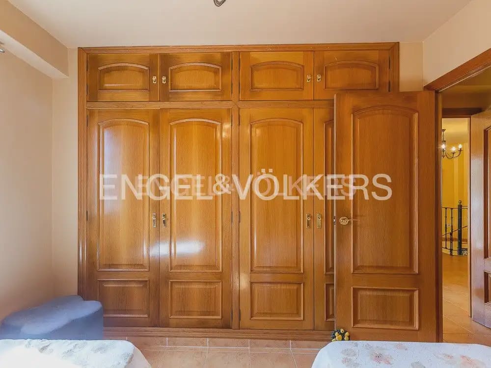 4 bedroom Villa for rent in Cullera with garage - € 2,600 (Ref: 10124892)