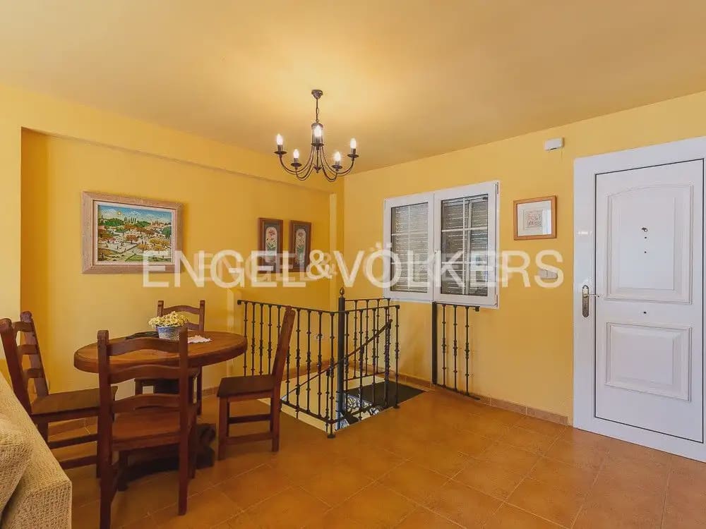4 bedroom Villa for rent in Cullera with garage - € 2,600 (Ref: 10124892)