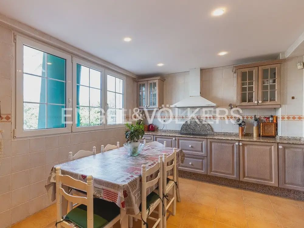 4 bedroom Villa for rent in Cullera with garage - € 2,600 (Ref: 10124892)
