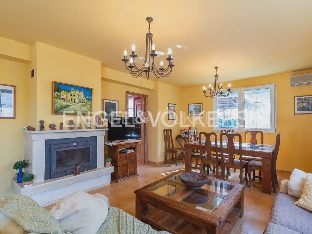 4 bedroom Villa for rent in Cullera with garage - € 2,600 (Ref: 10124892)