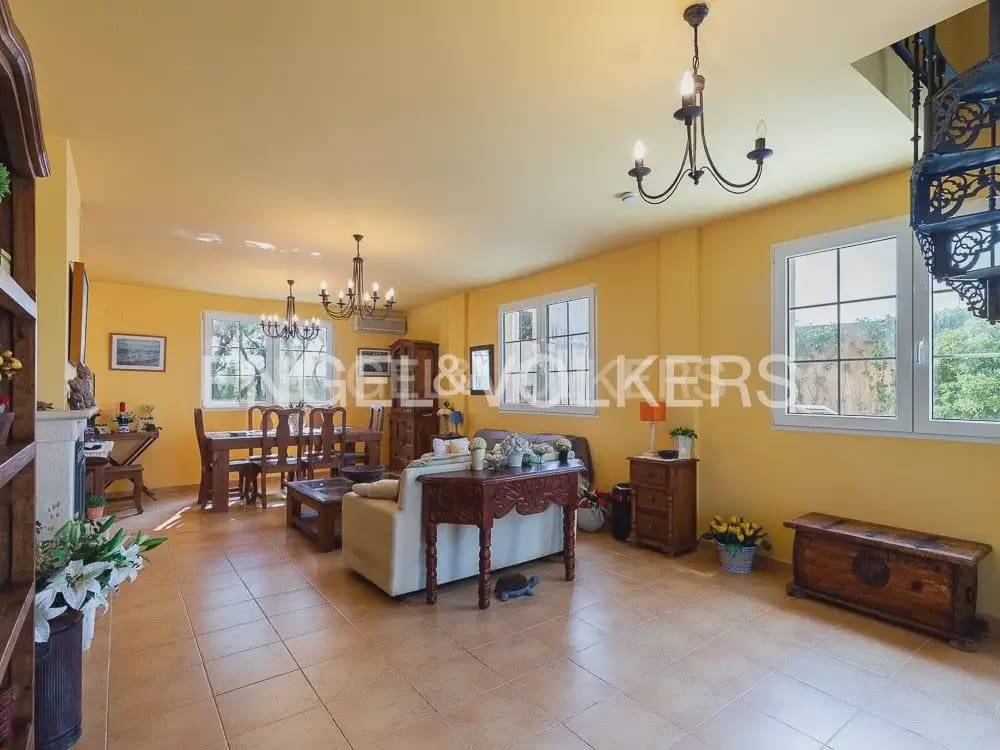 4 bedroom Villa for rent in Cullera with garage - € 2,600 (Ref: 10124892)