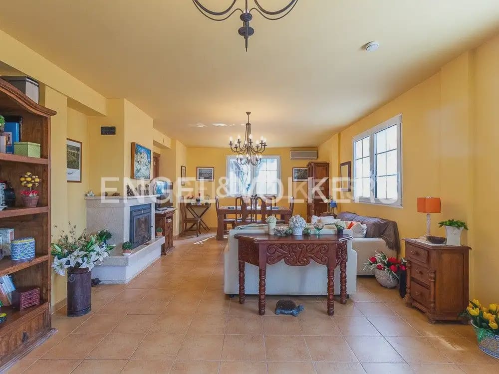 4 bedroom Villa for rent in Cullera with garage - € 2,600 (Ref: 10124892)