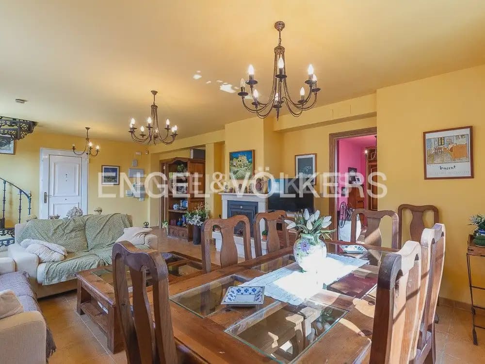 4 bedroom Villa for rent in Cullera with garage - € 2,600 (Ref: 10124892)