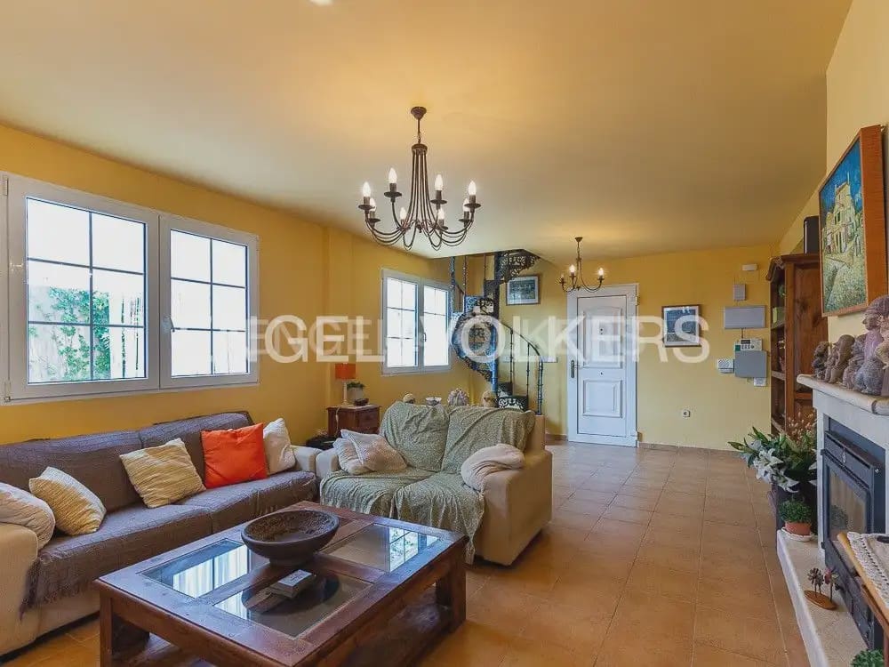 4 bedroom Villa for rent in Cullera with garage - € 2,600 (Ref: 10124892)
