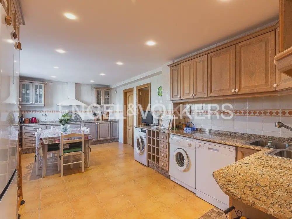 4 bedroom Villa for rent in Cullera with garage - € 2,600 (Ref: 10124892)
