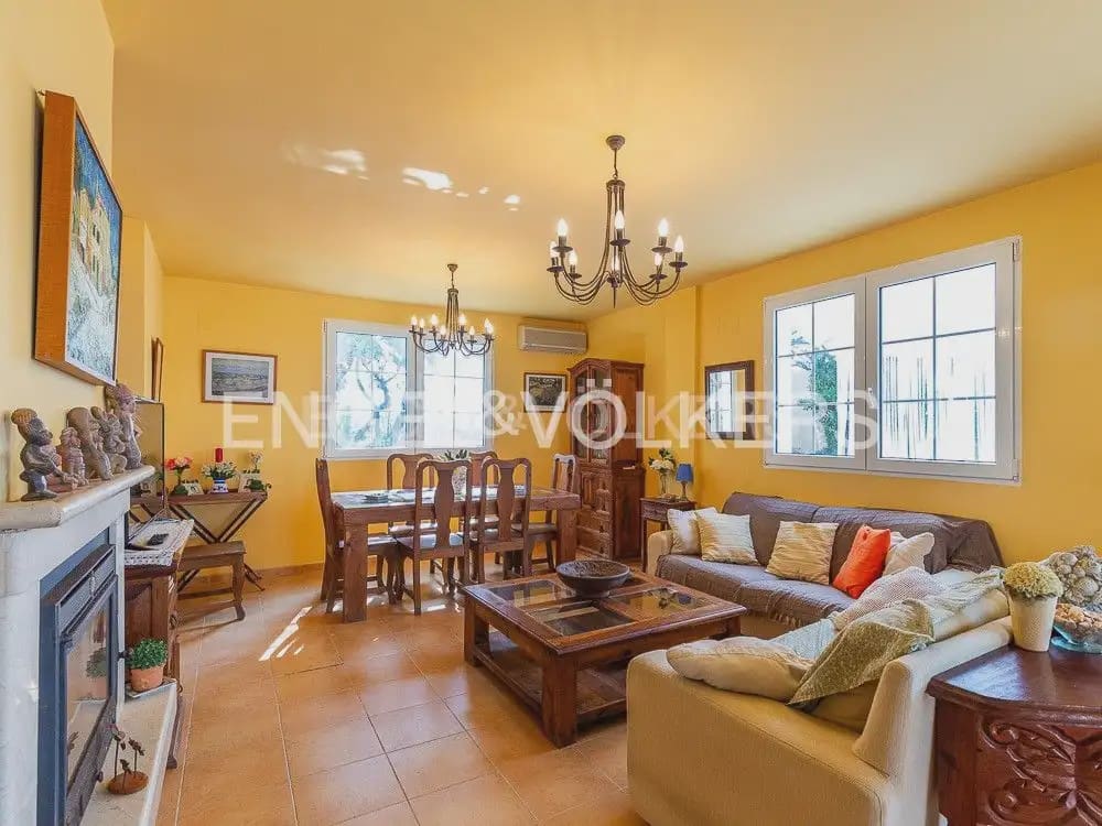4 bedroom Villa for rent in Cullera with garage - € 2,600 (Ref: 10124892)