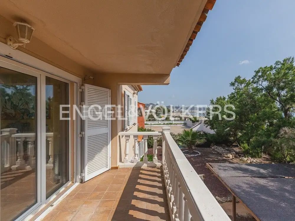 4 bedroom Villa for rent in Cullera with garage - € 2,600 (Ref: 10124892)