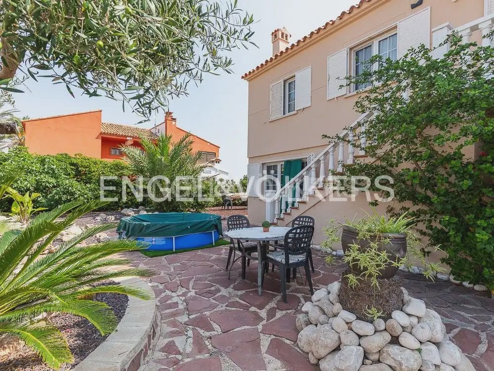 4 bedroom Villa for rent in Cullera with garage - € 2,600 (Ref: 10124892)