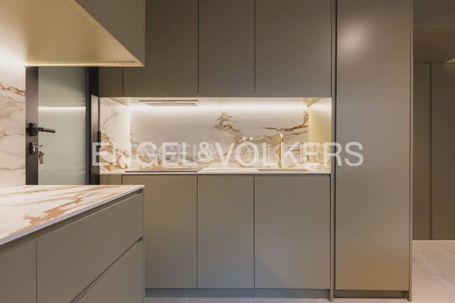 1 makuuhuone Asunto vuokrattavana paikassa Valencia kaupunki - 2 000 € (Ref: 10125077)