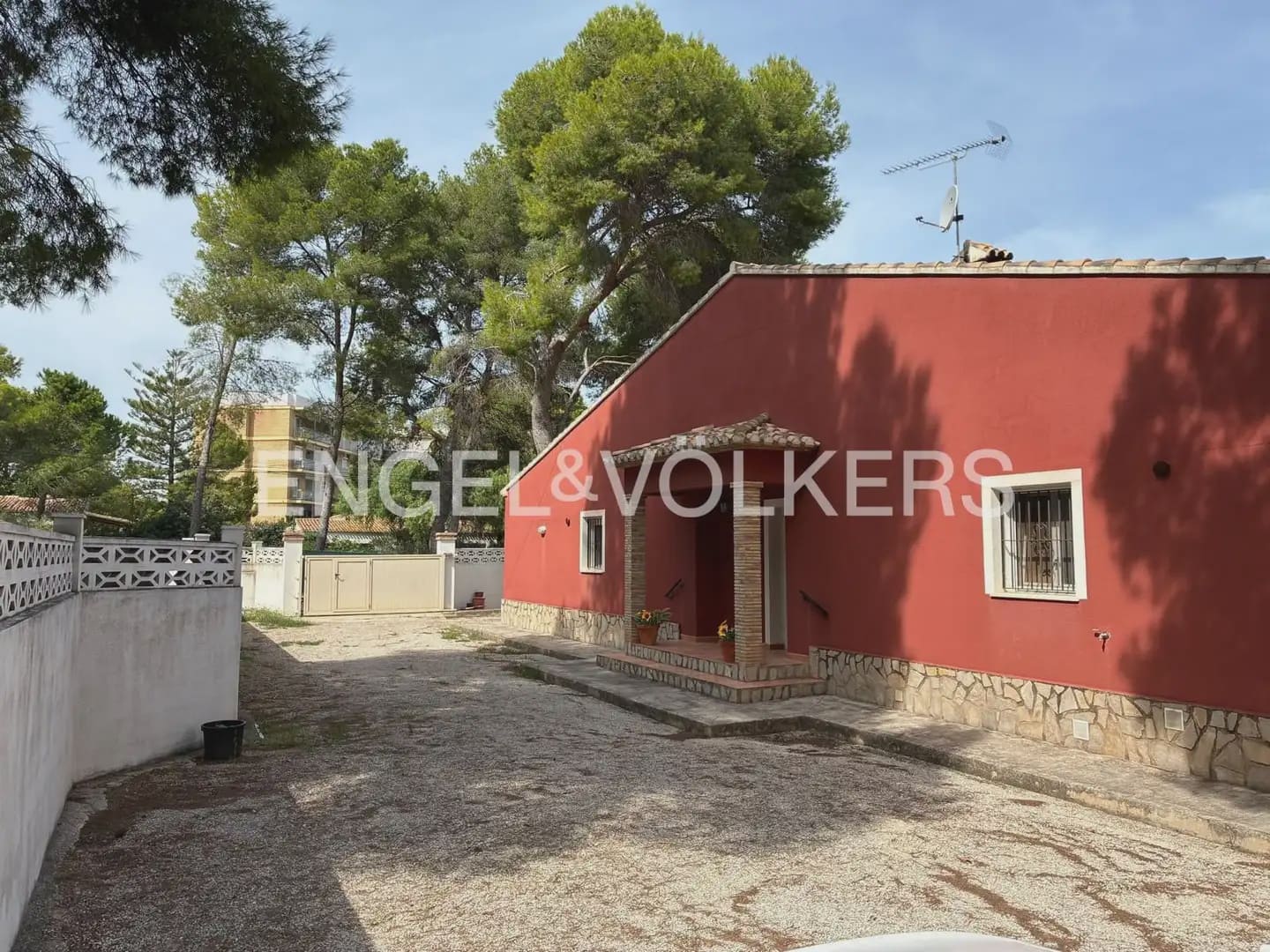 4 quarto Moradia para venda em Denia com piscina garagem - 998 000 € (Ref: 10125078)