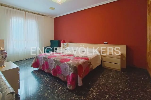 4 quarto Apartamento para arrendar em Ontinyent com garagem - 1 500 € (Ref: 10127391)