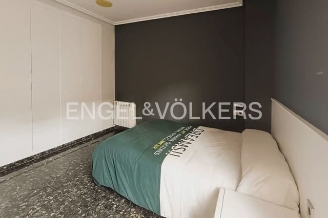 4 quarto Apartamento para arrendar em Ontinyent com garagem - 1 500 € (Ref: 10127391)