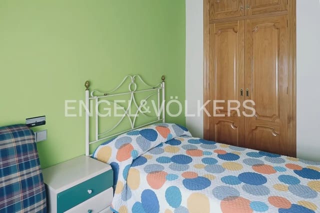 4 quarto Apartamento para arrendar em Ontinyent com garagem - 1 500 € (Ref: 10127391)