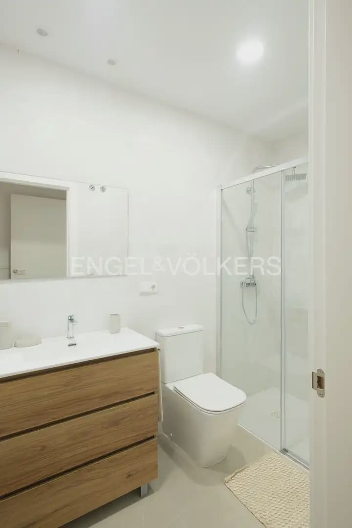 2 soverom Leilighet til leie i Valencia by - € 2 000 (Ref: 10130231)