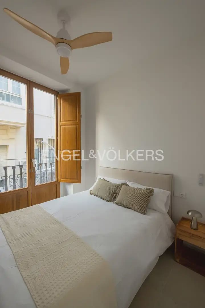 2 soverom Leilighet til leie i Valencia by - € 2 000 (Ref: 10130231)