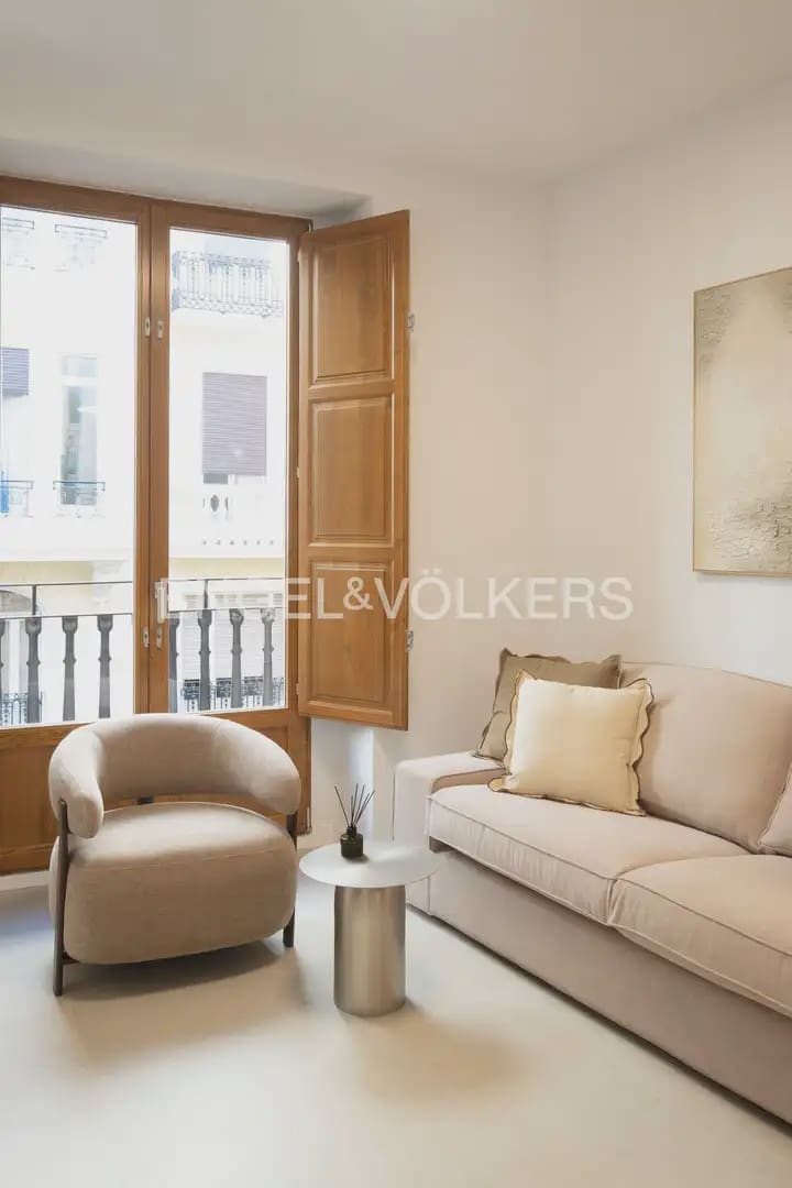 2 soverom Leilighet til leie i Valencia by - € 2 000 (Ref: 10130231)