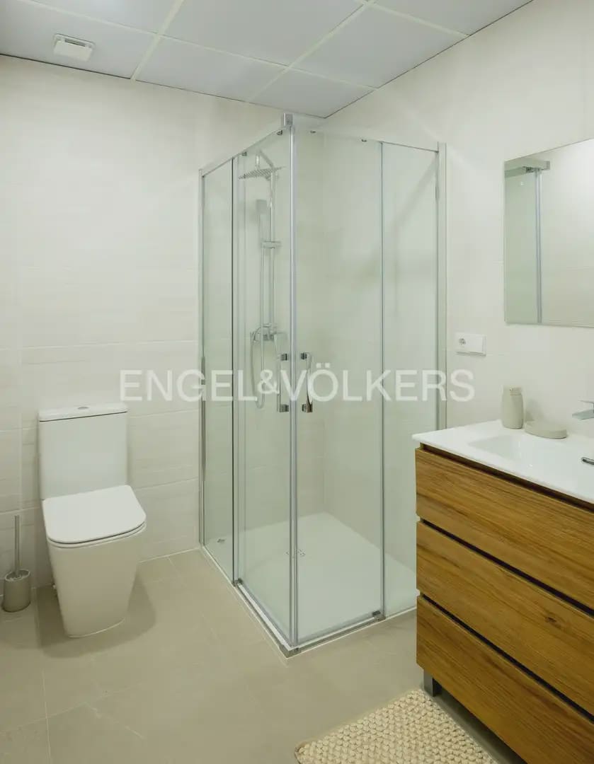 2 soverom Leilighet til leie i Valencia by - € 2 000 (Ref: 10130231)