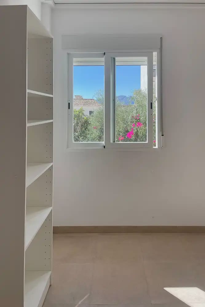 Piso de 3 habitaciones en Dénia en alquiler - 1.200 € (Ref: 10130232)