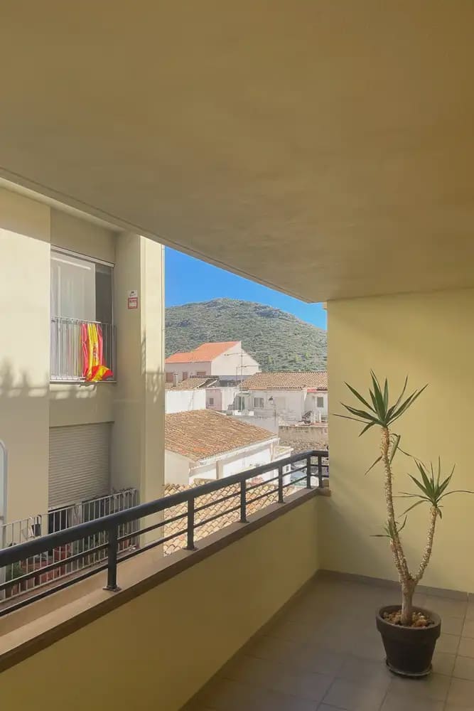 Piso de 3 habitaciones en Dénia en alquiler - 1.200 € (Ref: 10130232)