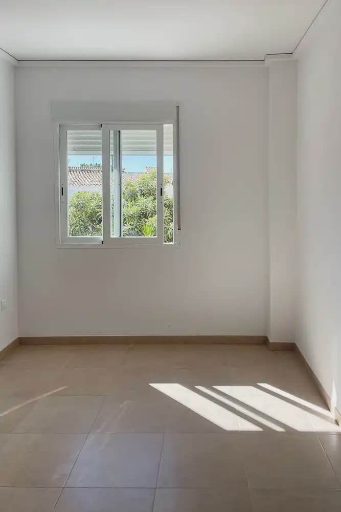 Piso de 3 habitaciones en Dénia en alquiler - 1.200 € (Ref: 10130232)