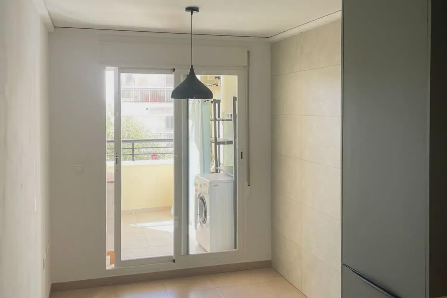 Piso de 3 habitaciones en Dénia en alquiler - 1.200 € (Ref: 10130232)