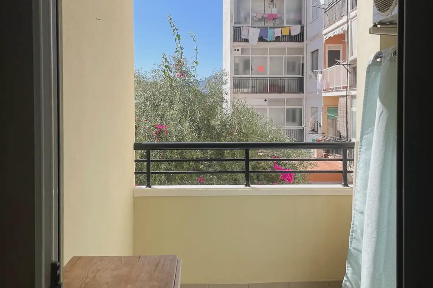 Piso de 3 habitaciones en Dénia en alquiler - 1.200 € (Ref: 10130232)