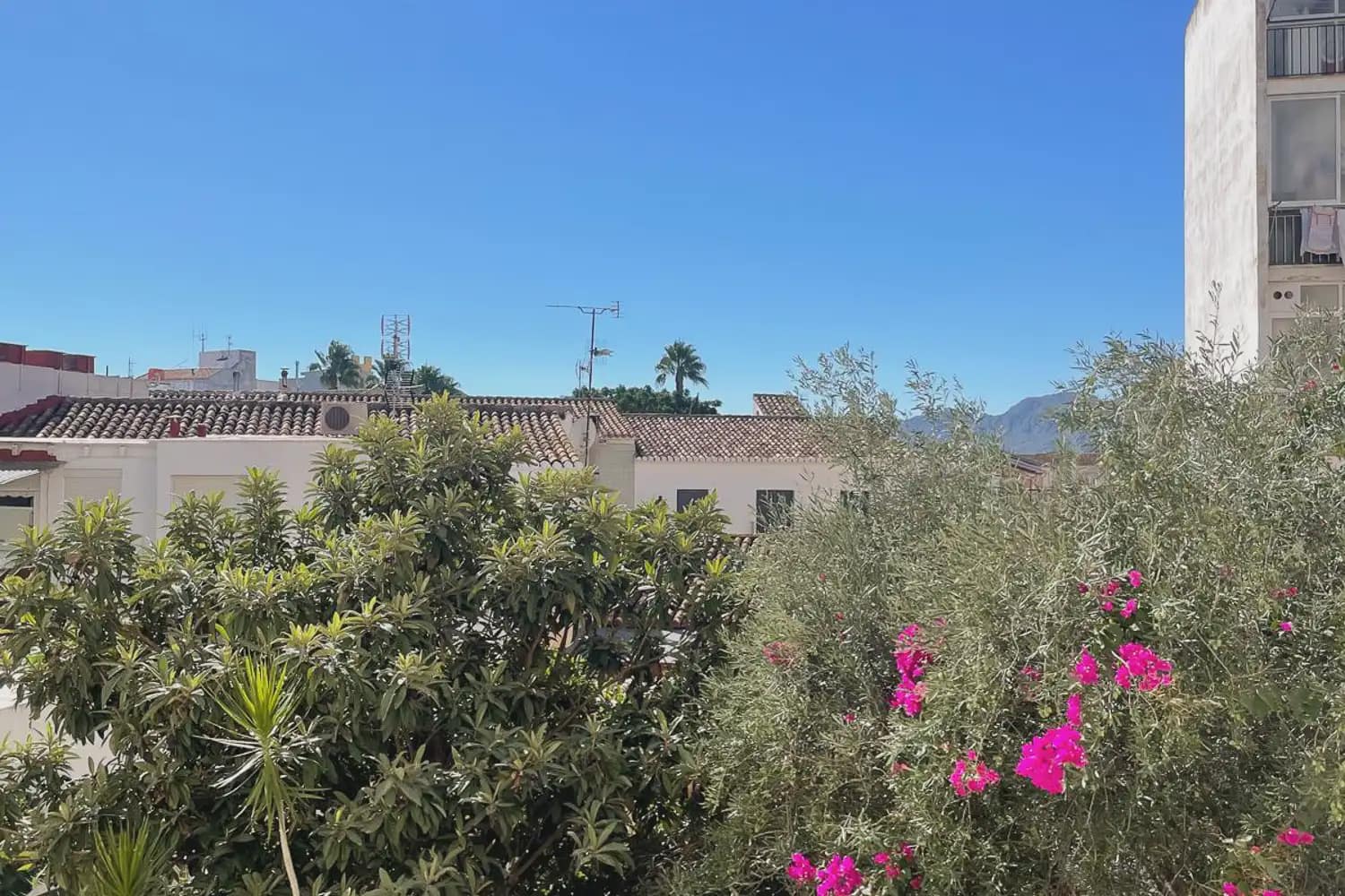 Piso de 3 habitaciones en Dénia en alquiler - 1.200 € (Ref: 10130232)