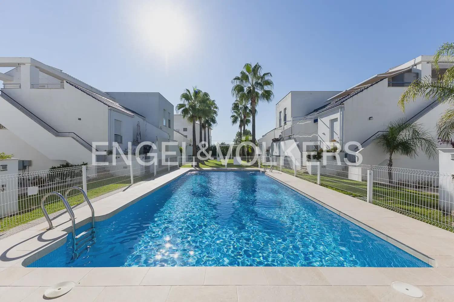 2 bedroom Penthouse for sale in Godelleta with pool garage - € 249,000 (Ref: 10130233)