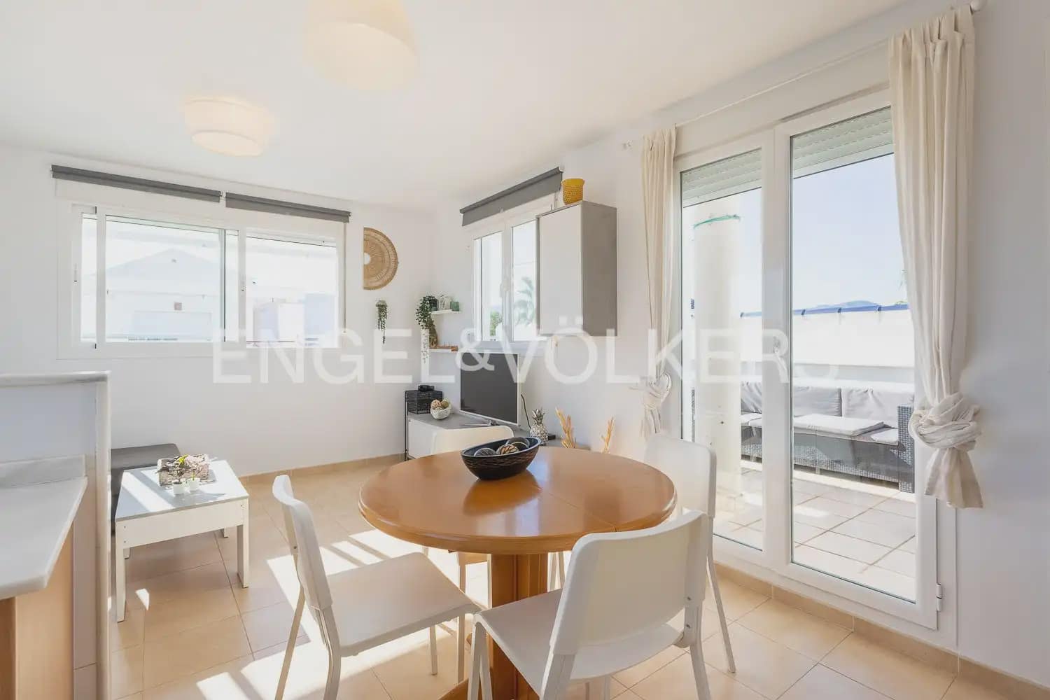 2 bedroom Penthouse for sale in Godelleta with pool garage - € 249,000 (Ref: 10130233)