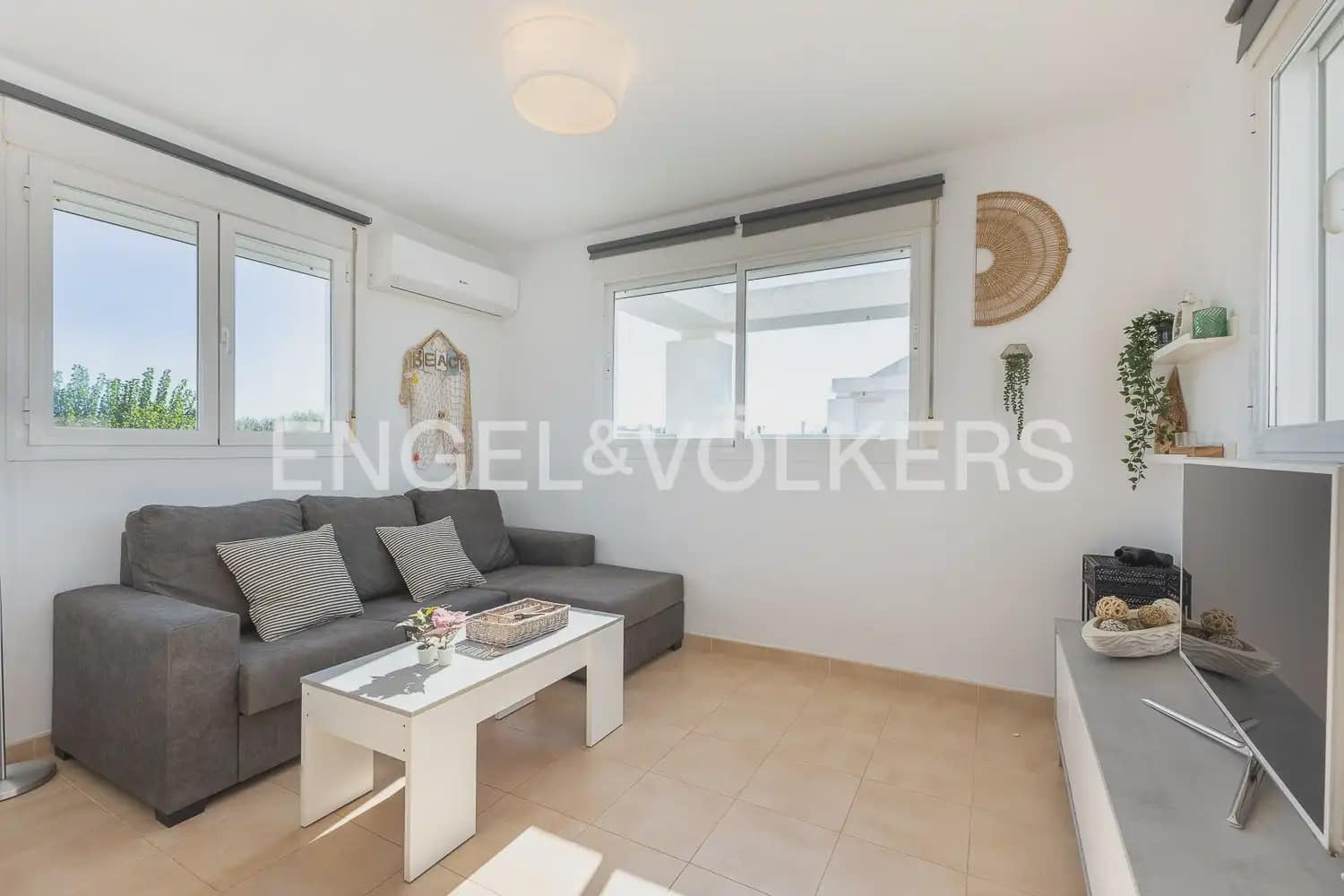2 bedroom Penthouse for sale in Godelleta with pool garage - € 249,000 (Ref: 10130233)