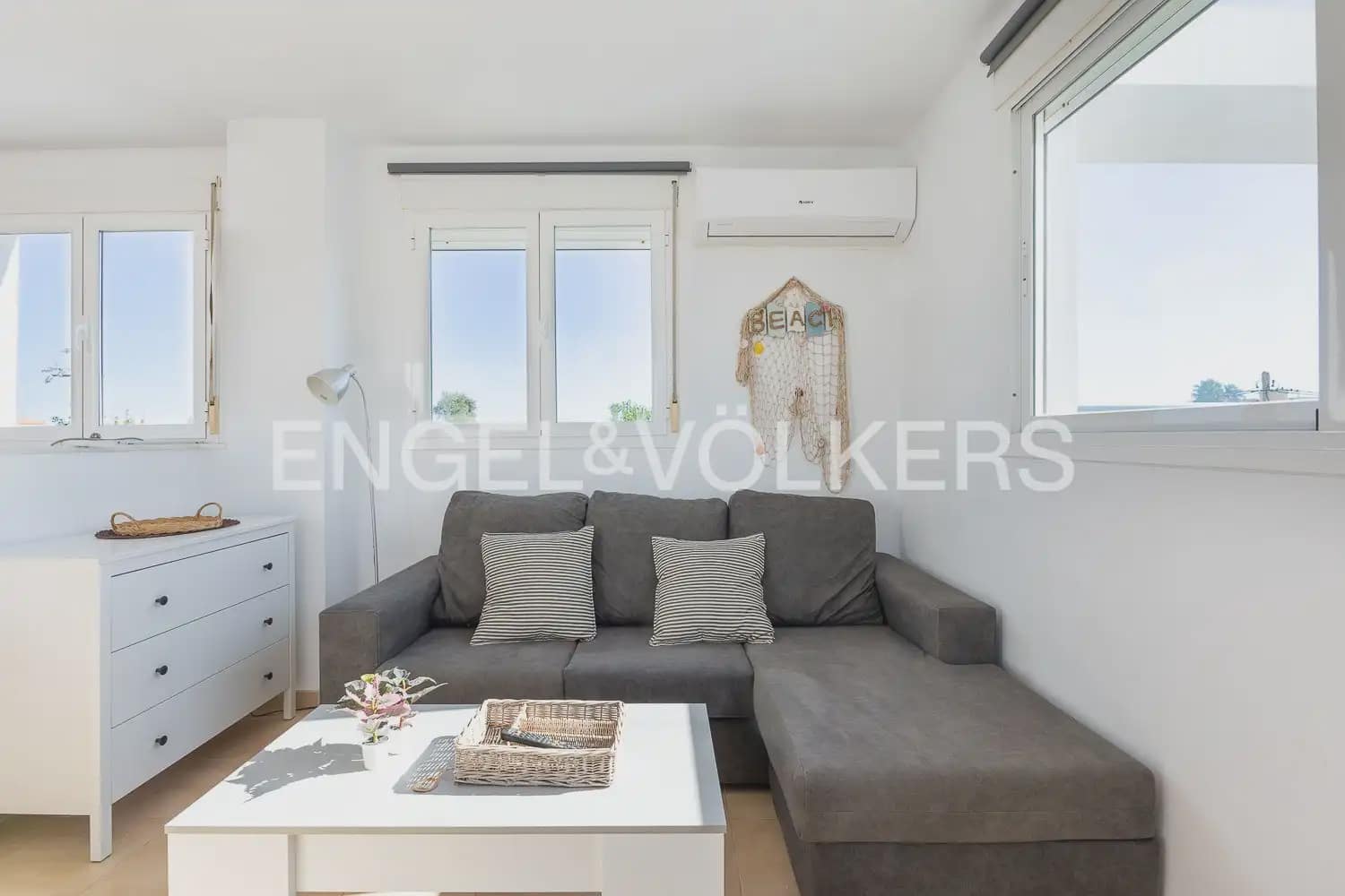 2 bedroom Penthouse for sale in Godelleta with pool garage - € 249,000 (Ref: 10130233)