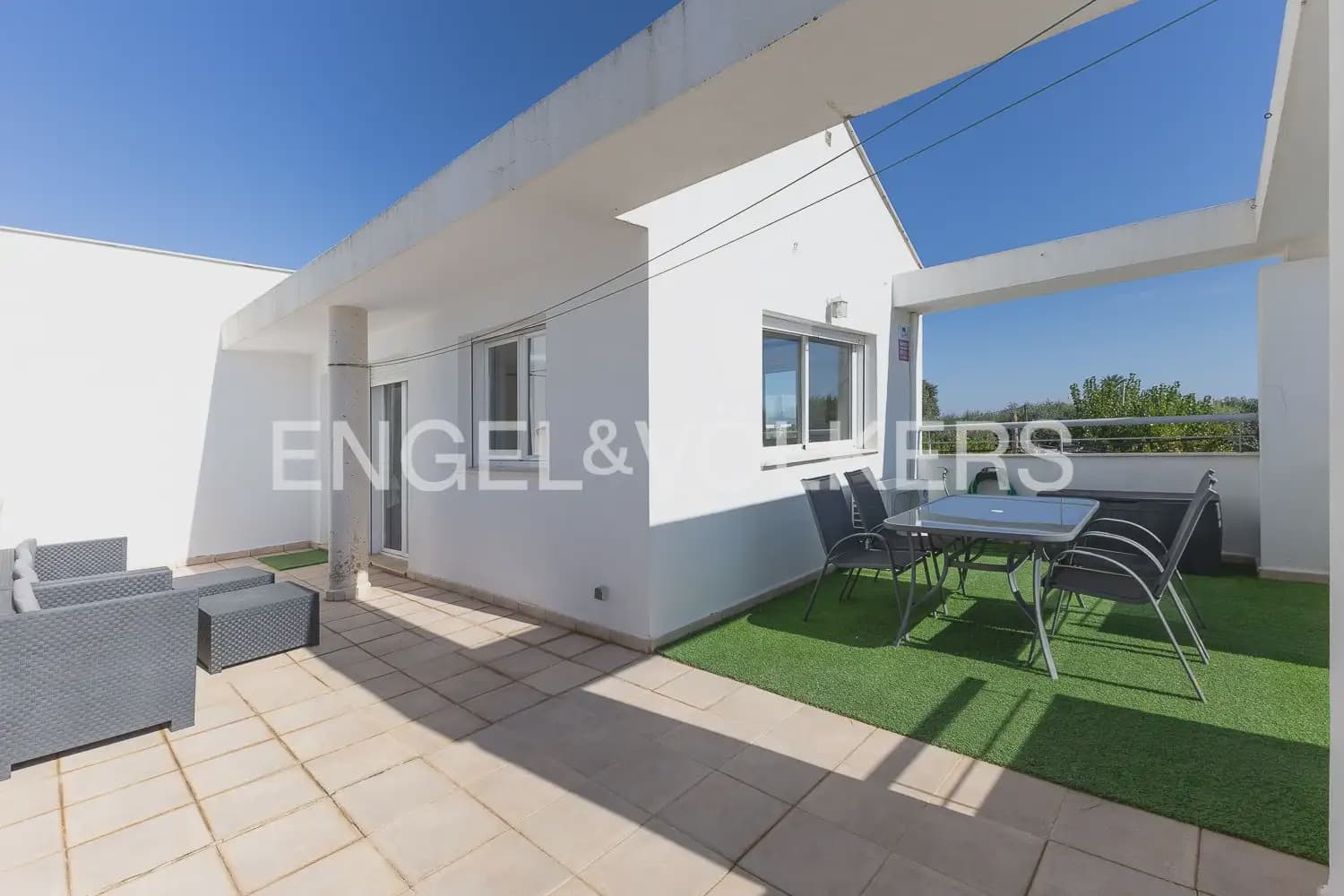 2 bedroom Penthouse for sale in Godelleta with pool garage - € 249,000 (Ref: 10130233)