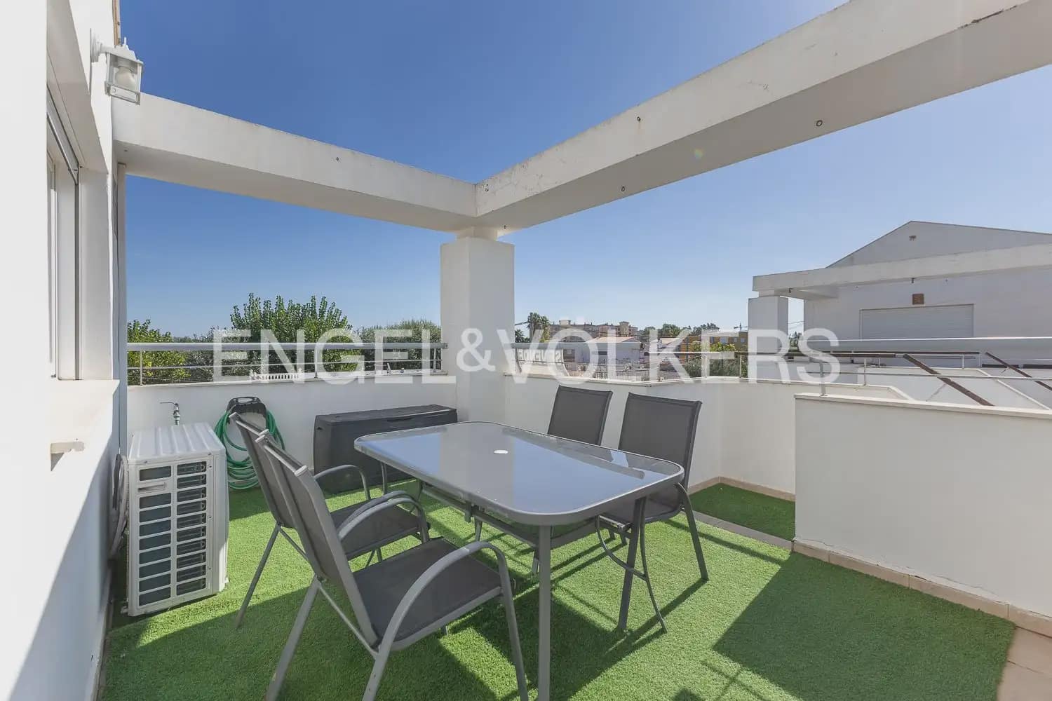 2 bedroom Penthouse for sale in Godelleta with pool garage - € 249,000 (Ref: 10130233)