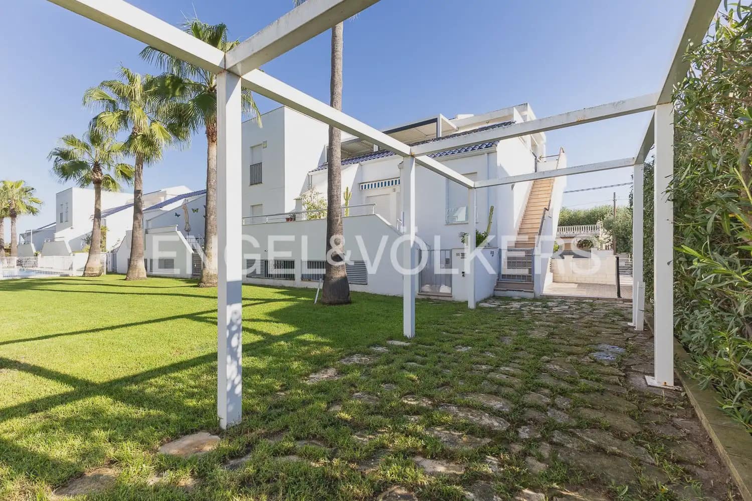 2 bedroom Penthouse for sale in Godelleta with pool garage - € 249,000 (Ref: 10130233)