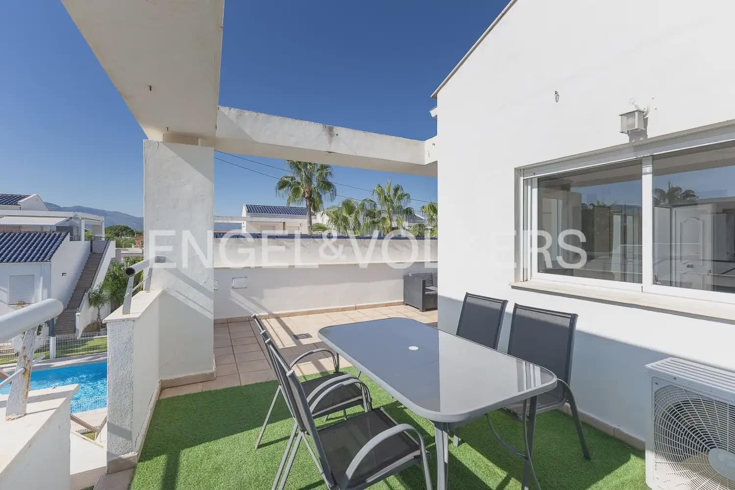 2 bedroom Penthouse for sale in Godelleta with pool garage - € 249,000 (Ref: 10130233)