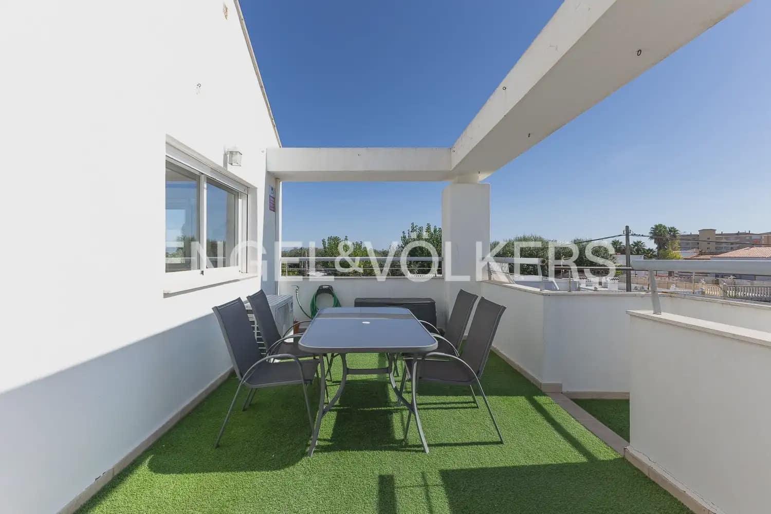 2 bedroom Penthouse for sale in Godelleta with pool garage - € 249,000 (Ref: 10130233)