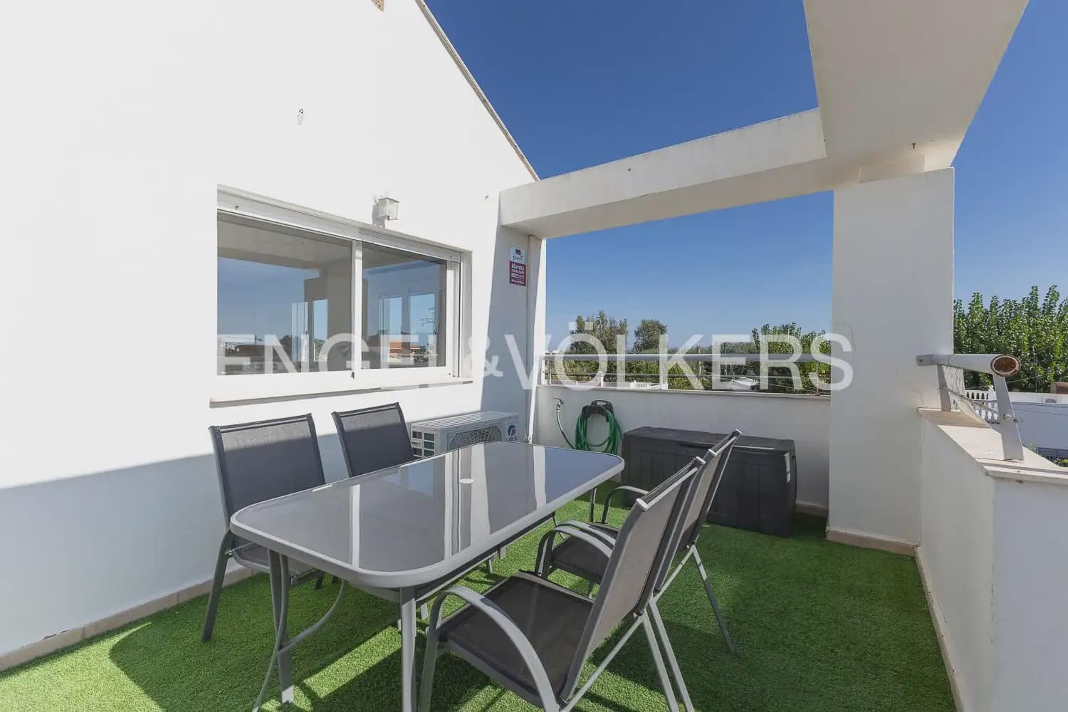 2 bedroom Penthouse for sale in Godelleta with pool garage - € 249,000 (Ref: 10130233)