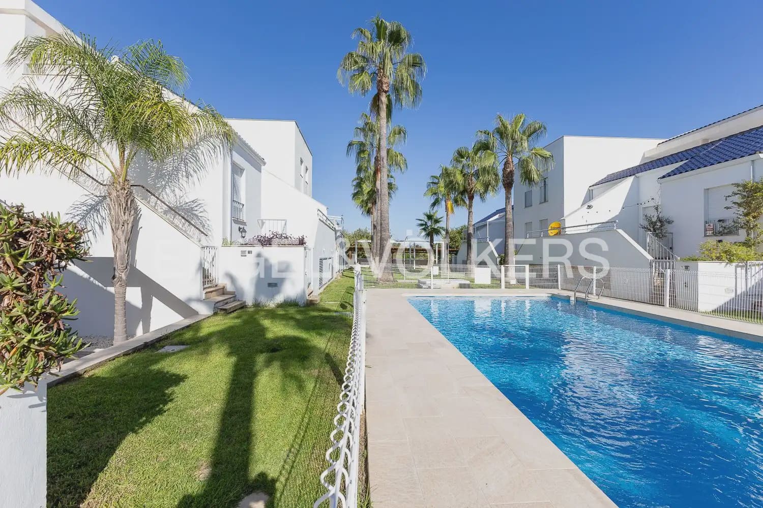2 bedroom Penthouse for sale in Godelleta with pool garage - € 249,000 (Ref: 10130233)