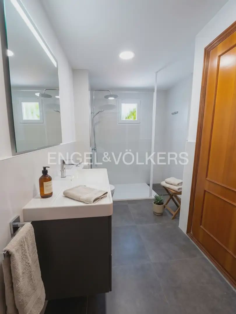 4 bedroom Semi-detached Villa for rent in Sueca with garage - € 2,200 (Ref: 10130234)
